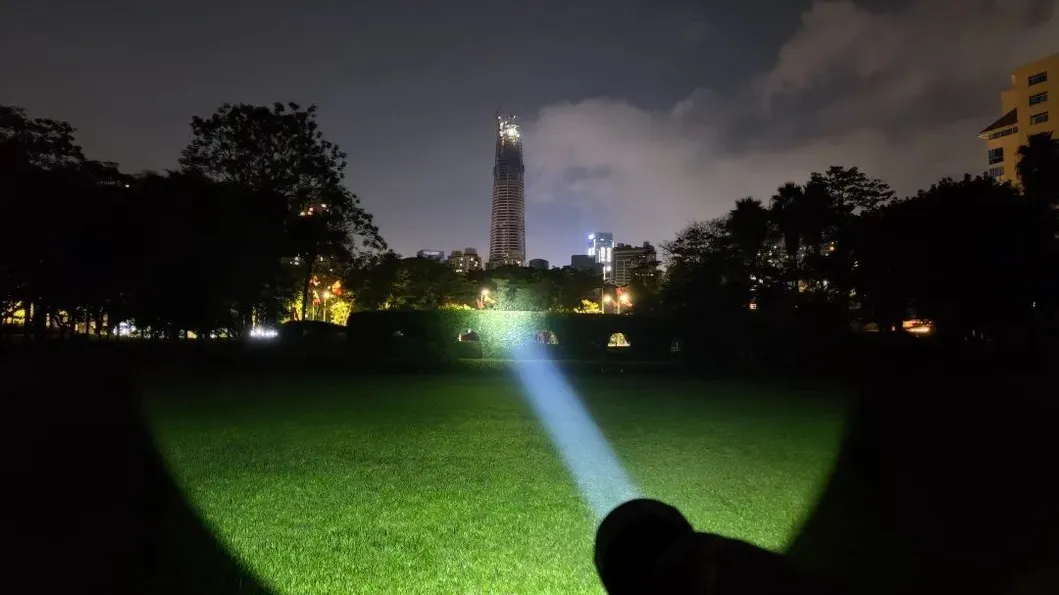 1 Km Distance 1200 Lumen Ultra Bright Tactical Light Nextorch P82 Long Distance Police Tactical Flashlight LED Flashlight