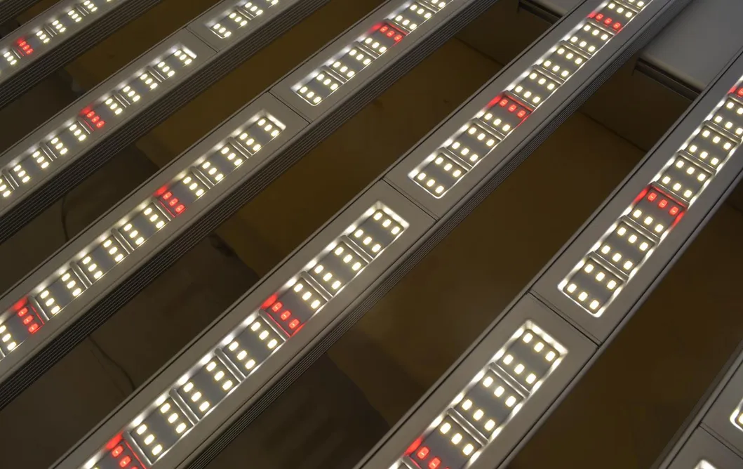 Hydroponic Growing Systems Full Spectrum Bluetooth Rj14 Group Control 800W LED Grow Light